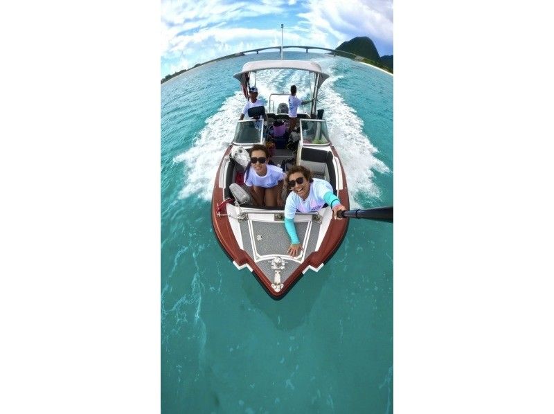 【沖縄・伊平屋島/半日】クルーズボート（貸切り☆3時間プラン）シュノーケル＆スキンダイビングなど遊び方自由！《送迎無料》グループ旅行に最適☆の紹介画像