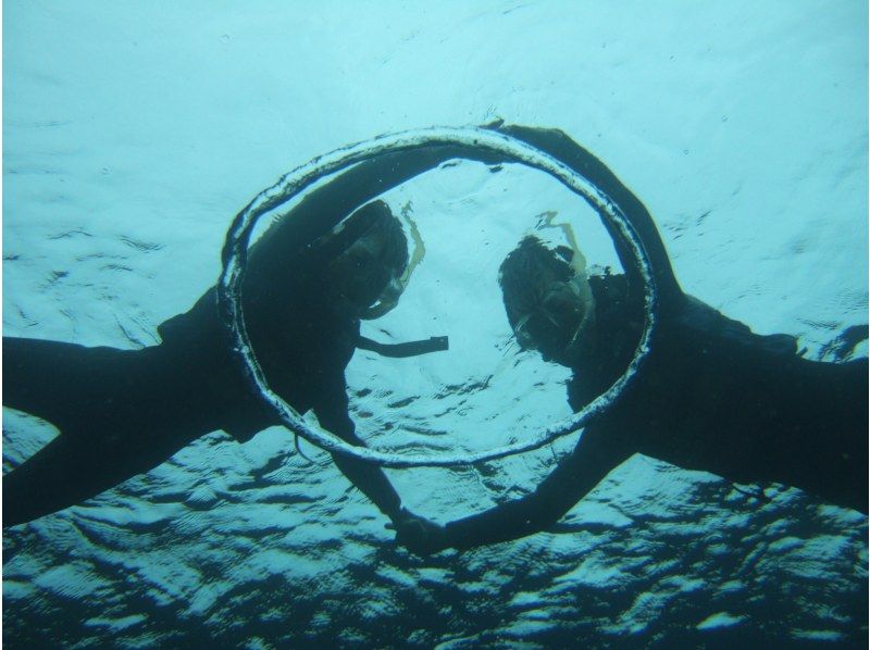 [Okinawa, Onna Village] "Blue Cave Boat Snorkel & Parasail Set"の紹介画像