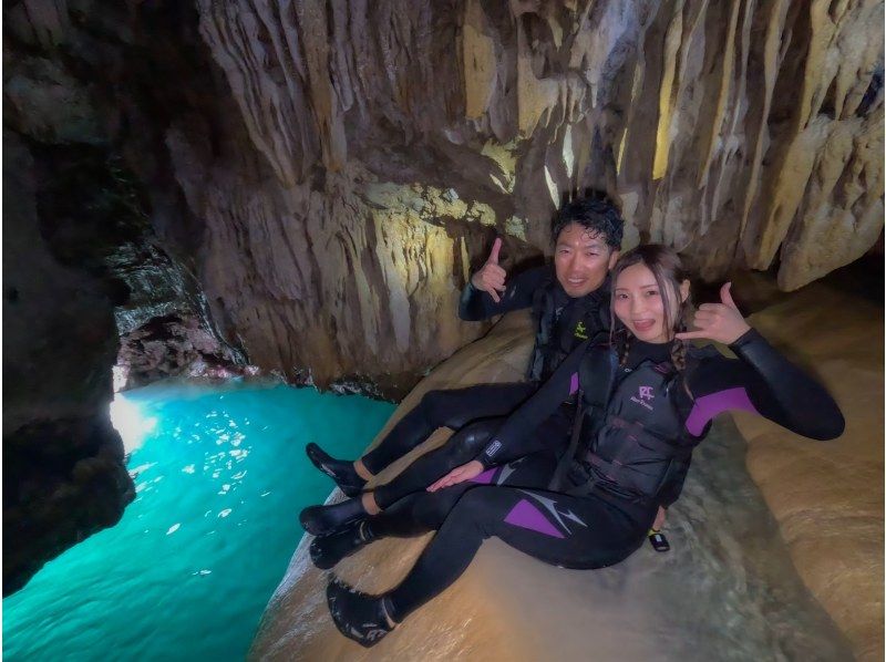 [冲绳，宫古岛]南瓜洞皮划艇和洞穴探险之旅乘坐皮划艇探索热门能量景点“幽灵洞”の紹介画像