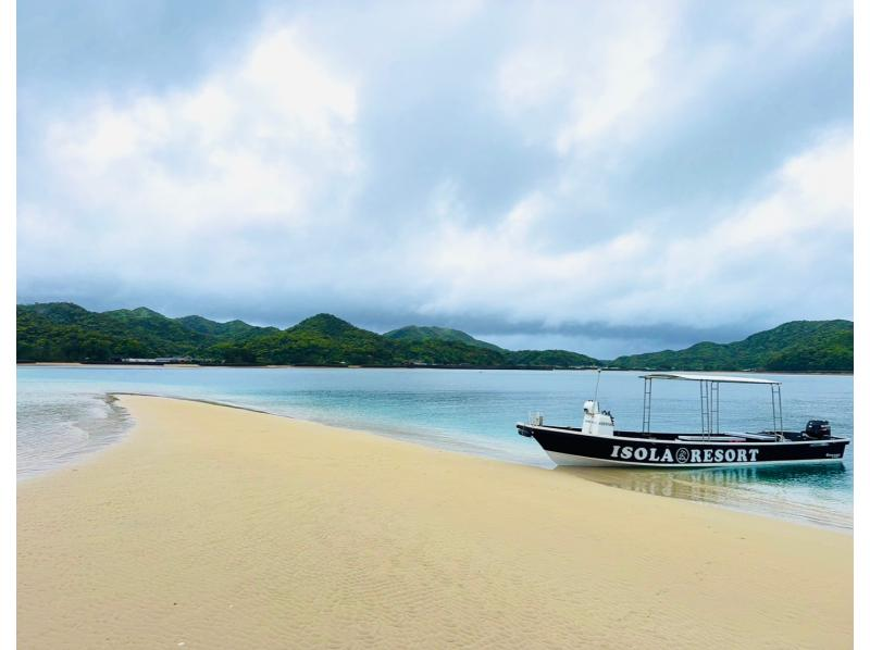  อามามิ โอชิมะ [โอกาสเพียงปีละครั้งเท่านั้น! 】 ทัวร์เรือชมหาดทรายขาวอันลึกลับ "คาคุเรฮามะ"の紹介画像