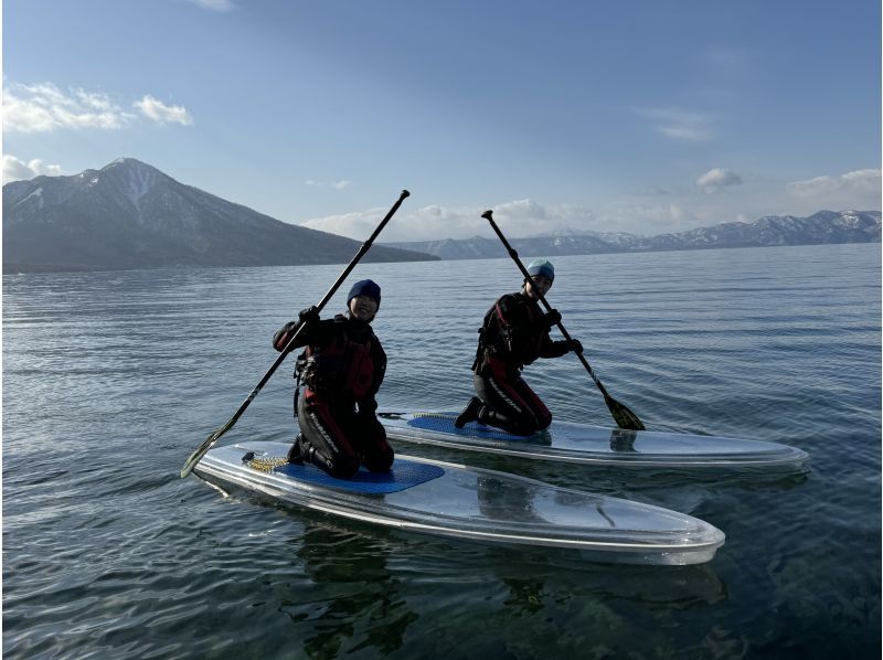 【手ぶらSUP】写真付き！北海道初上陸クリアSUPで、水質11年連続日本1位を誇る湖・川を体感！アメニティー各種無料！初心者・カップル歓迎！の紹介画像