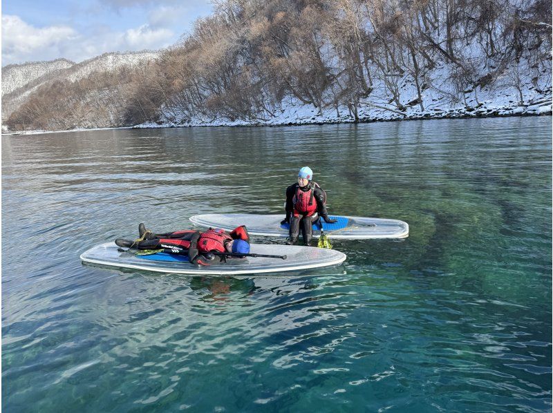 【手ぶらSUP】写真付き！北海道初上陸クリアSUPで、水質11年連続日本1位を誇る湖・川を体感！アメニティー各種無料！初心者・カップル歓迎！の紹介画像