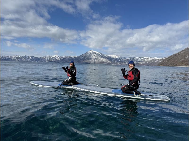 【手ぶらSUP】写真付き！北海道初上陸クリアSUPで、水質11年連続日本1位を誇る湖・川を体感！アメニティー各種無料！初心者・カップル歓迎！の紹介画像