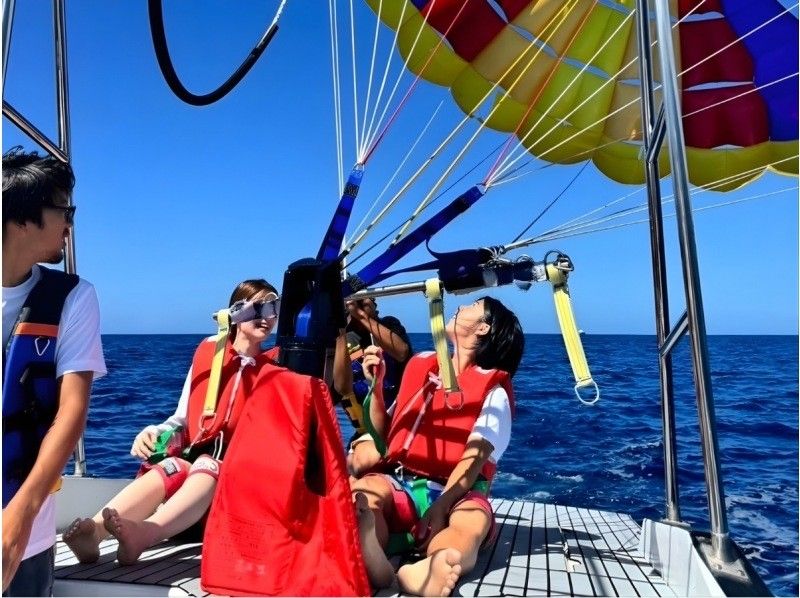 【宜野湾マリーナ発】★５０m ★ 360度ぜんぶ絶景 パラセーリング 空と海を繋ぐ、究極のフライト体験！の紹介画像