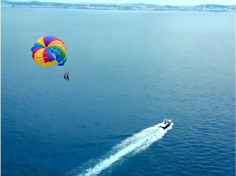 【宜野湾マリーナ発】★１００m ★  360度ぜんぶ絶景 パラセーリング 空と海を繋ぐ、究極のフライト体験！の紹介画像
