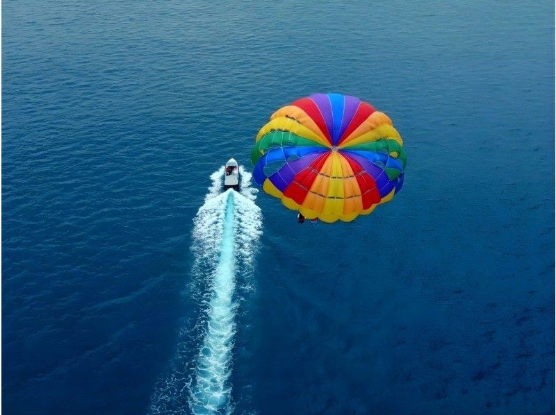 【宜野湾マリーナ発】★１５０m ★ 360度ぜんぶ絶景 パラセーリング 空と海を繋ぐ、究極のフライト体験！の紹介画像