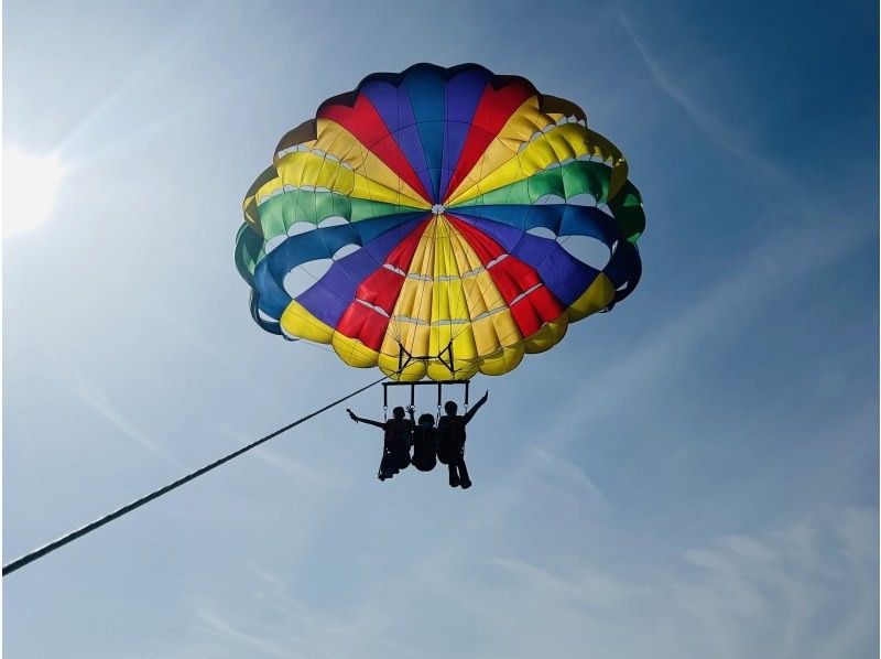 【宜野湾マリーナ発】★１５０m ★ 360度ぜんぶ絶景 パラセーリング 空と海を繋ぐ、究極のフライト体験！の紹介画像