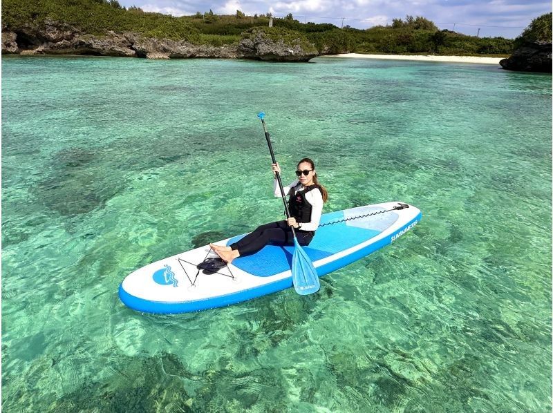 [Miyakojima / Spectacular SUP with transportation] {I really want to keep it a secret} Experience SUP in the crystal clear Miyako blue waters!! ★Free photo data★Plan detailsの紹介画像