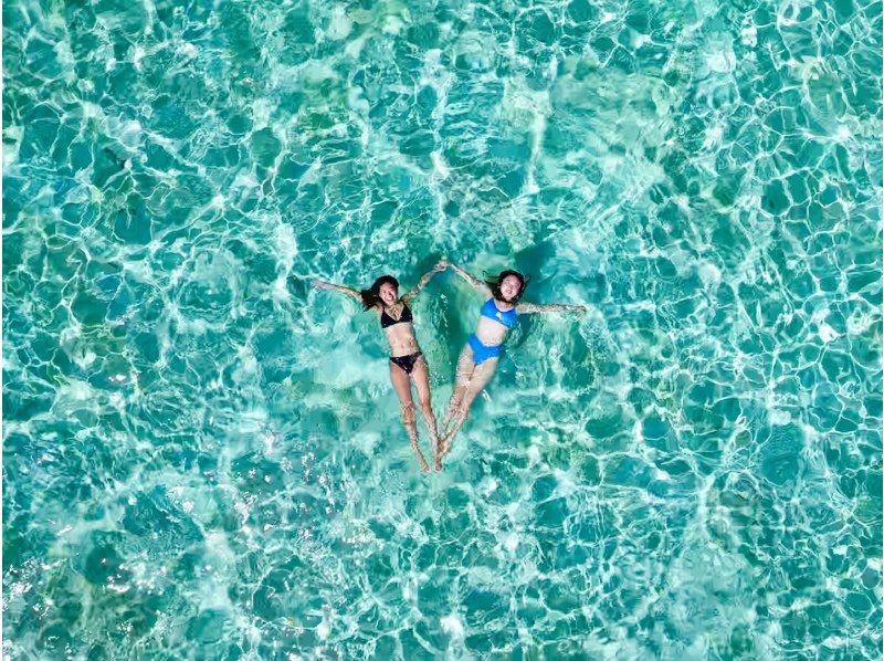 【宮古島】八重干瀬まで最短・池間島出航！ドローン撮影・写真データに自信あり！日本最大級のサンゴ礁で泳ぐヤビジ半日シュノーケル《少人数制》の紹介画像