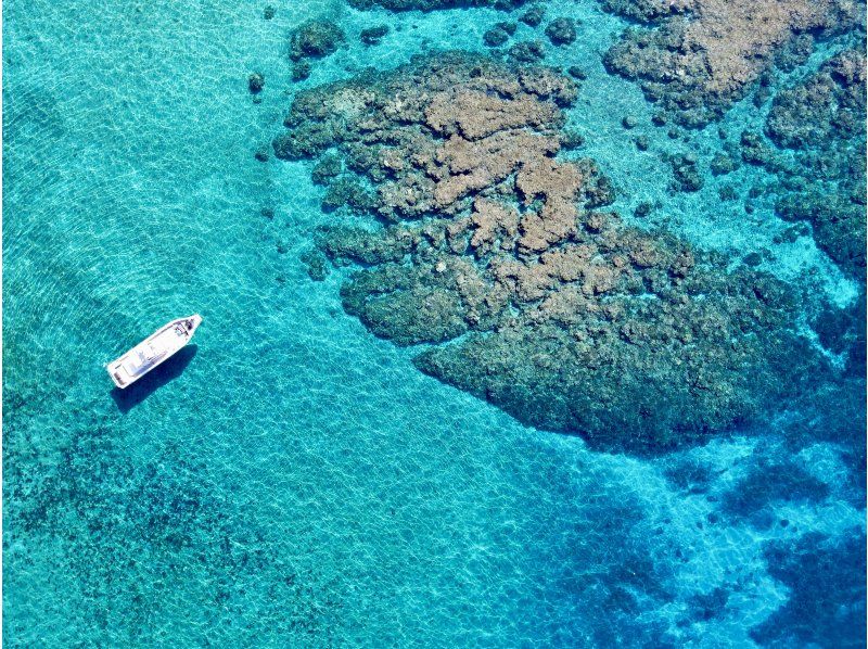 【宮古島】八重干瀬まで最短・池間島出航！ドローン撮影・写真データに自信あり！日本最大級のサンゴ礁で泳ぐヤビジ半日シュノーケル《少人数制》の紹介画像
