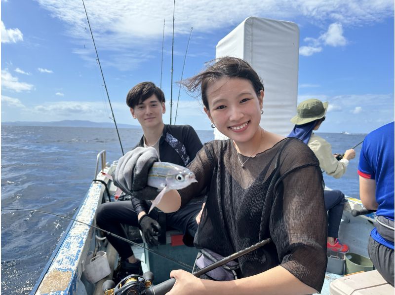 サビキで簡単！石垣島の海でグルクン釣り体験｜初心者・ファミリー歓迎！の紹介画像