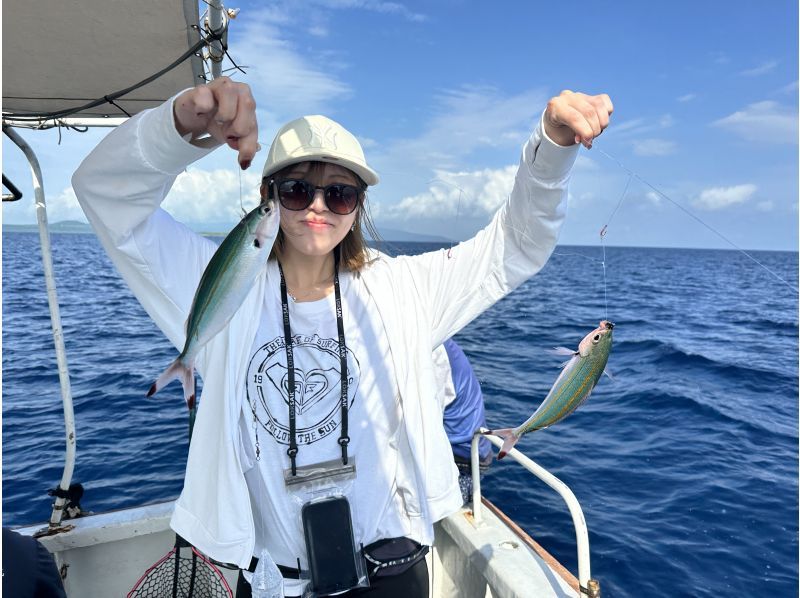 【緊急セール！】 今日は貸切できるかも！？ みんなで楽しむグルクン釣り体験｜泳がせ釣りへ変更OK＆釣った魚は沖縄料理に♪の紹介画像