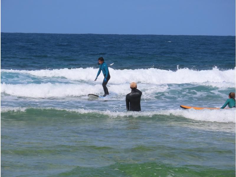 Super Summer Sale 2024 [โอกินาว่า/ชาตัน] สนับสนุนโดยอาจารย์ผู้สอน World Surfing Federation! มีรูปถ่ายและบริการรับส่งฟรี! ท่องเว็บขั้นสูงの紹介画像