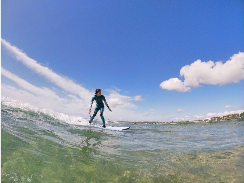 [Okinawa / Chatan] Sponsored by the World Surfing Federation Instructor! Free photos and transfers available! Advanced surfingの紹介画像