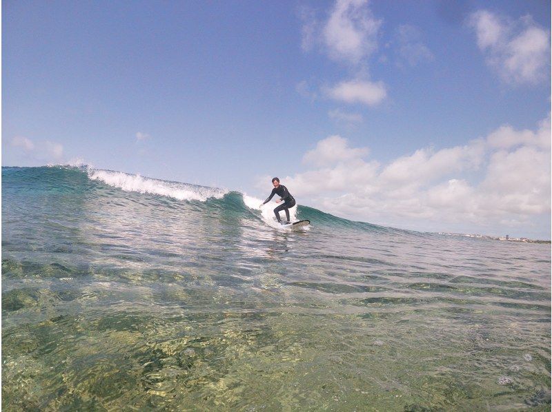 [Okinawa / Chatan] Sponsored by the World Surfing Federation Instructor! Free photos and transfers available! Advanced surfingの紹介画像