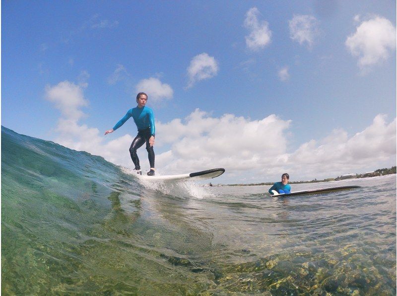 [Okinawa / Chatan] Sponsored by the World Surfing Federation Instructor! Free photos and transfers available! Advanced surfingの紹介画像