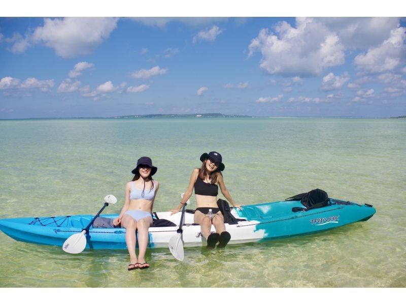 【沖縄・宮古島】《　1組貸切プラン　》宮古島シーカヤックで行く秘境冒険ツアー！一眼レフ写真＆ドローン撮影付き☆貸切なので初心者やお子様も安心の紹介画像