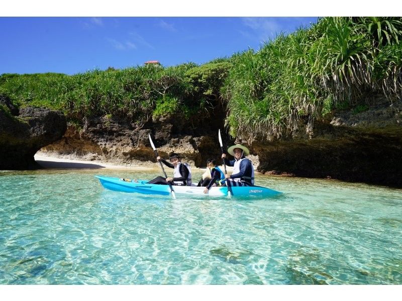 【沖縄・宮古島】《　1組貸切プラン　》宮古島シーカヤックで行く秘境冒険ツアー！一眼レフ写真＆ドローン撮影付き☆貸切なので初心者やお子様も安心の紹介画像