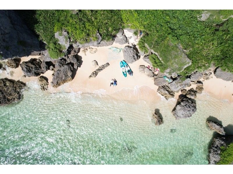 【沖縄・宮古島】宮古島カヤックで行く秘境冒険ツアー‼写真＆ドローン撮影付き＜写真じゃ伝えきれない、心に残る冒険＞初心者やお子様でも安心♪の紹介画像
