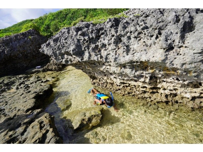 【沖縄・宮古島】《　1組貸切プラン　》宮古島シーカヤックで行く秘境冒険ツアー！一眼レフ写真＆ドローン撮影付き☆貸切なので初心者やお子様も安心の紹介画像