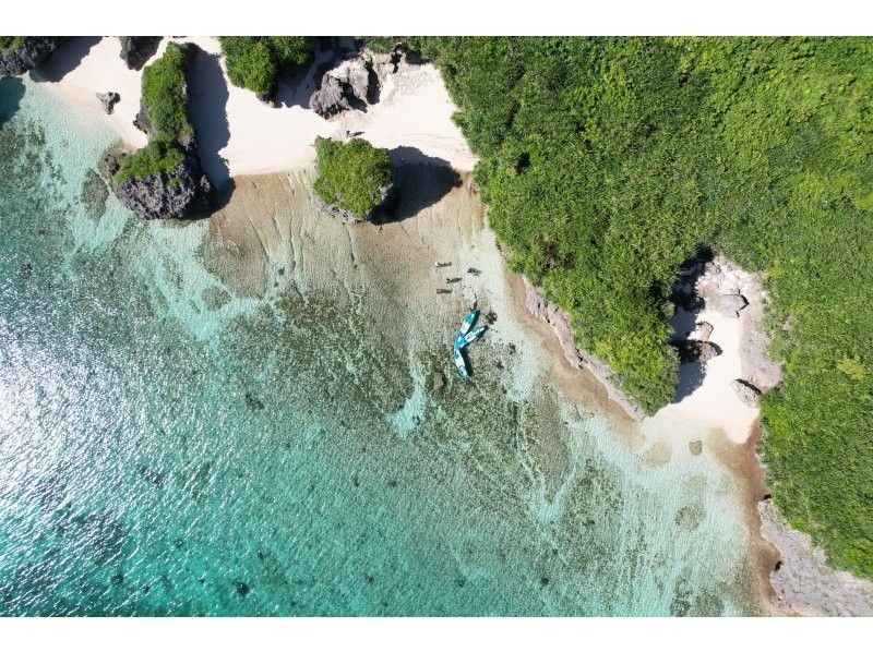 【沖縄・宮古島】宮古島カヤックで行く秘境冒険ツアー‼写真＆ドローン撮影付き＜写真じゃ伝えきれない、心に残る冒険＞初心者やお子様でも安心♪の紹介画像