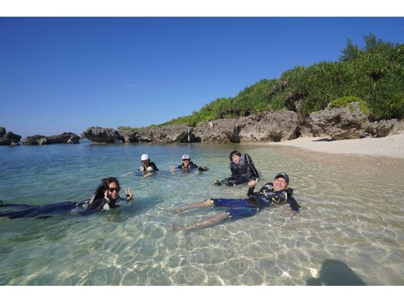 【沖縄・宮古島】《　1組貸切プラン　》宮古島シーカヤックで行く秘境冒険ツアー！一眼レフ写真＆ドローン撮影付き☆貸切なので初心者やお子様も安心の紹介画像