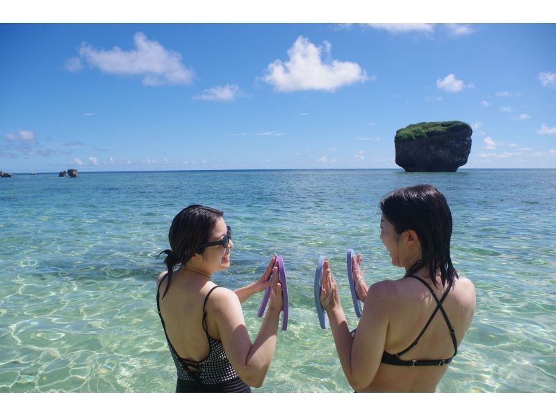 【沖縄・宮古島】《　1組貸切プラン　》宮古島シーカヤックで行く秘境冒険ツアー！一眼レフ写真＆ドローン撮影付き☆貸切なので初心者やお子様も安心の紹介画像