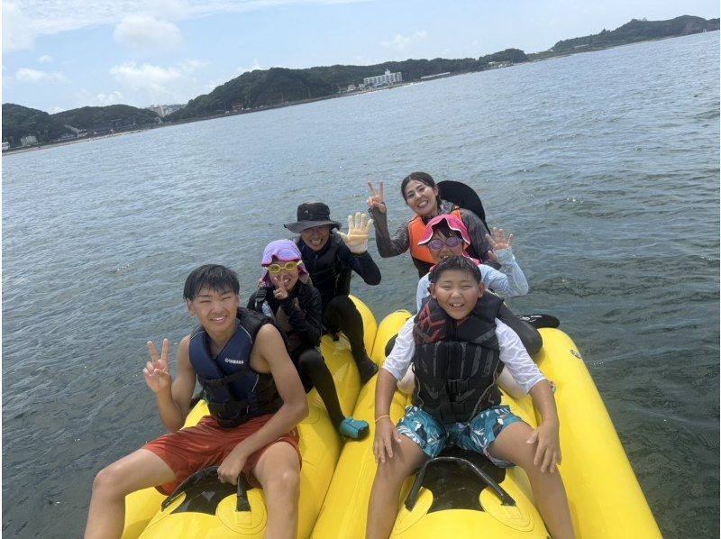 【和歌山・南紀白浜／田辺】定番MS☆バナナボート☆景色を見ながら水しぶきを浴びて波の上を疾走！小さなお子様～年配の方までOKの紹介画像