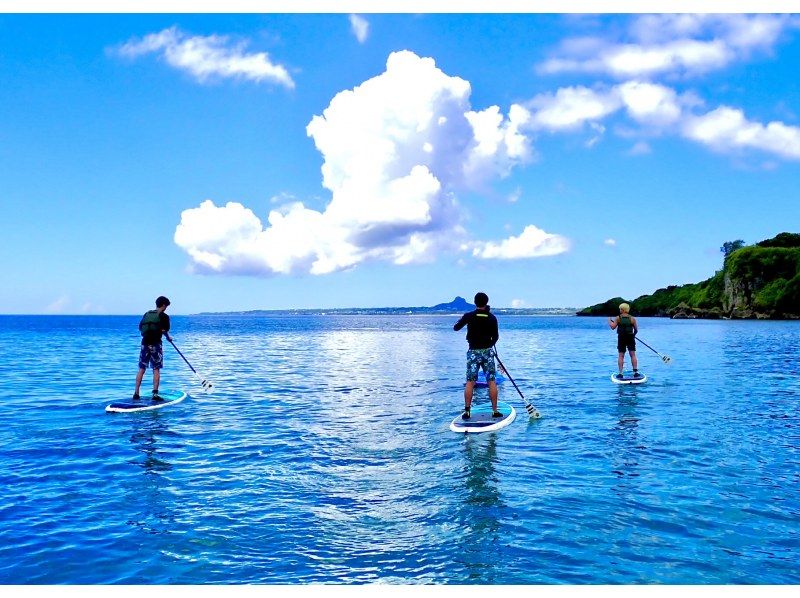 【今帰仁村、古宇利島、美ら海水族館、名護市周辺開催】冬の人が少ない美ら海を完全貸切♪オフシーズン限定SUPクルージング♪（ウェット無料貸出）の紹介画像