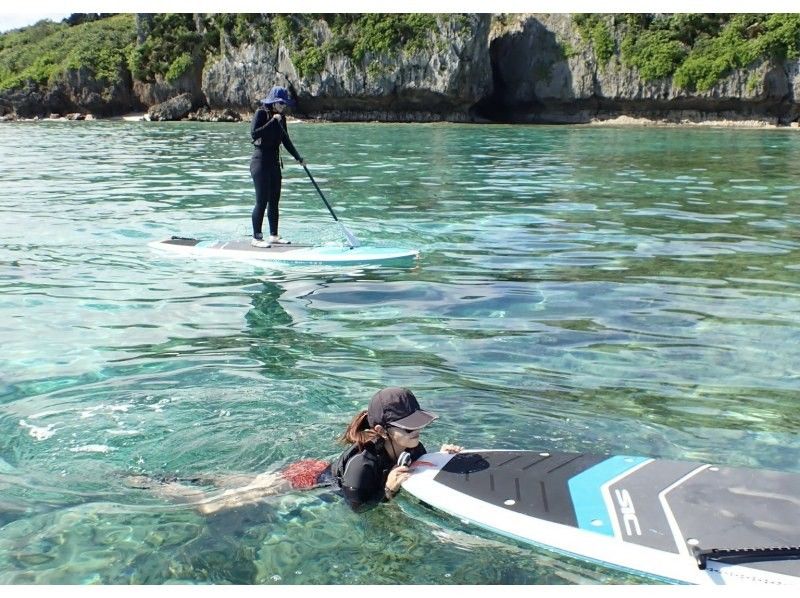 【今帰仁村、古宇利島、美ら海水族館、名護市周辺開催】冬の人が少ない美ら海を完全貸切♪オフシーズン限定SUPクルージング♪（ウェット無料貸出）の紹介画像