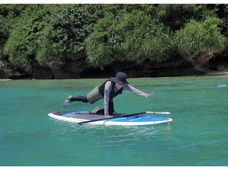【今帰仁村、古宇利島、美ら海水族館、名護市周辺開催】冬の人が少ない美ら海を完全貸切♪オフシーズン限定SUPクルージング♪（ウェット無料貸出）の紹介画像