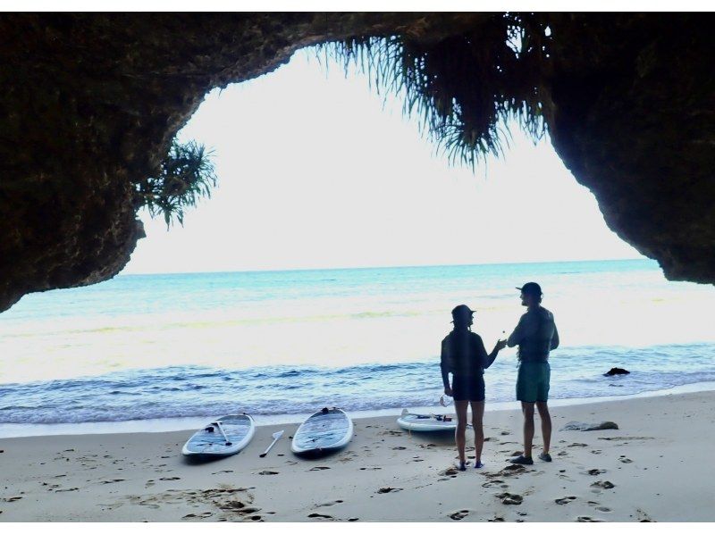 【今帰仁村、古宇利島、美ら海水族館、名護市周辺開催】冬の人が少ない美ら海を完全貸切♪オフシーズン限定SUPクルージング♪（ウェット無料貸出）の紹介画像