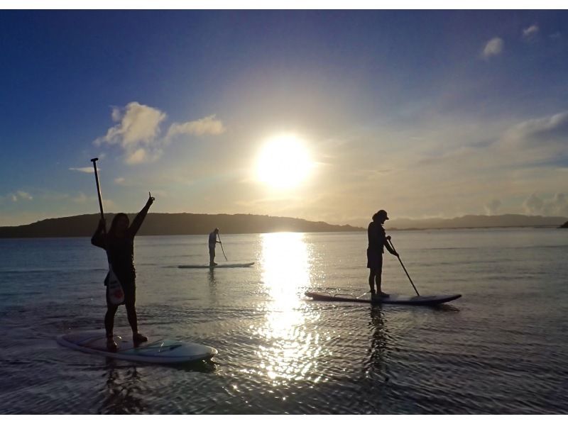 【今帰仁村・古宇利島周辺開催】サンライズSUPツアー〜完全貸切♪朝の静かな海をSUPクルージング〜思い出写真は無料プレゼント〜の紹介画像