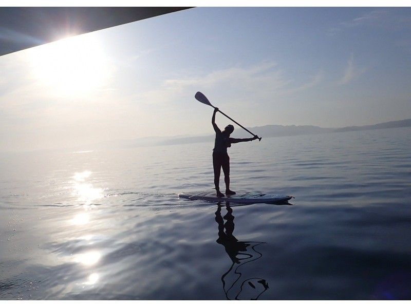 【今帰仁村・古宇利島・名護市周辺開催】沖縄の絶景サンライズSUPツアー｜完全貸切・初心者OK・朝焼けの海クルージング・写真無料・沖縄旅行の紹介画像