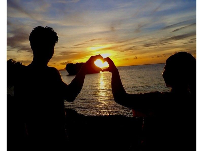 【今帰仁村、古宇利島、美ら海水族館、ジャングリア周辺開催】絶景の夕焼けに感動！！夕暮れSUP貸切ツアー♪ 思い出の写真は無料プレゼント♪の紹介画像