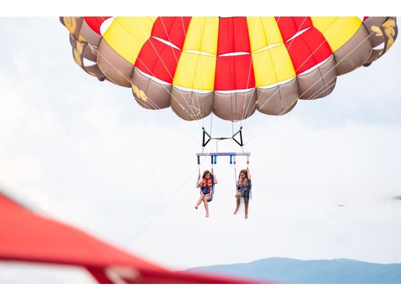 【宮古島・パラセーリング】当日即時予約大歓迎！☆彡ここでしか見ることが出来ない宮古島の絶景のなか空中散歩しませんか？の紹介画像