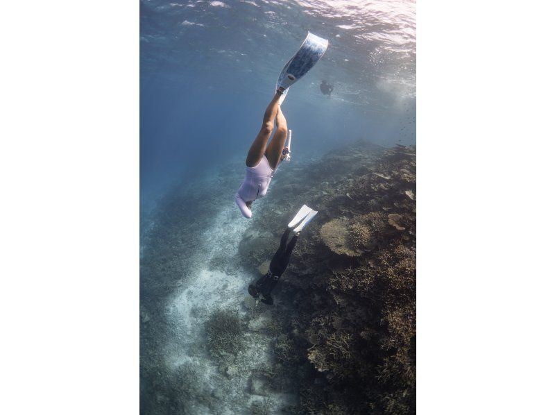 [โอกินาวา, ​​มิยาโกจิมะ] สัมผัสประสบการณ์ดำน้ำตื้นแบบแท้จริงที่หาดยาเอบิจิ! กลุ่มเล็ก วิดีโอฟรี มีตัวเลือกกล้องระดับมืออาชีพの紹介画像