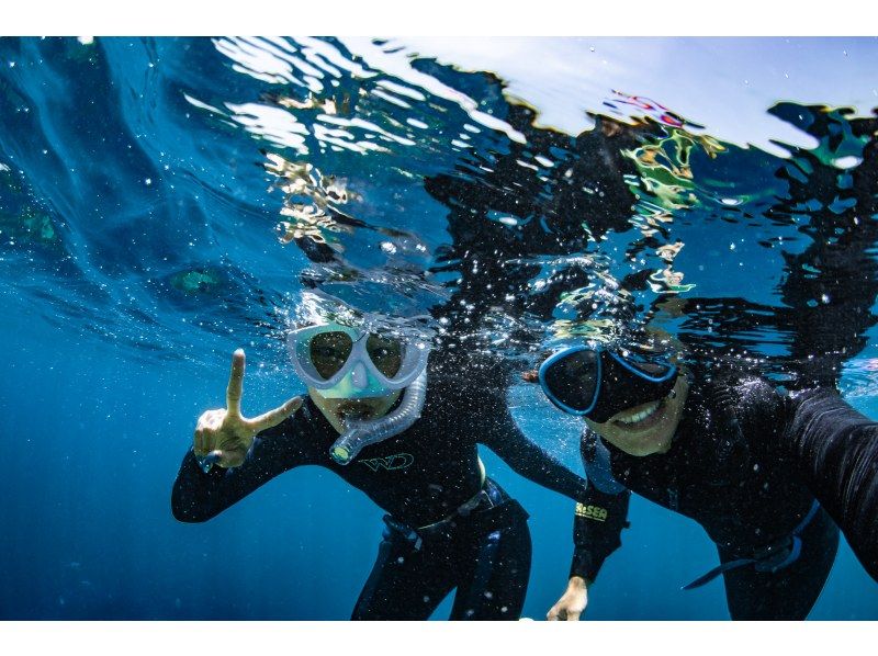 選べる時間に専属ガイド！【北谷・アメリカンビレッジ】ボートシュノーケリング！珊瑚に魚・動画写真プレゼント！カップル・女性グループ・家族