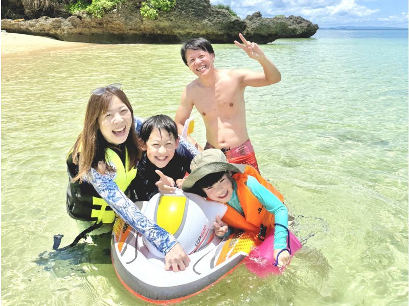 [เช่า SUP ส่วนตัวบนเกาะอิชิงากิ] สำรวจชายหาดและป่าอันลึกลับ! รวมบริการถ่ายภาพด้วยโดรน รับจองแบบวันเดียว! เป็นที่นิยมสำหรับครอบครัว!の紹介画像