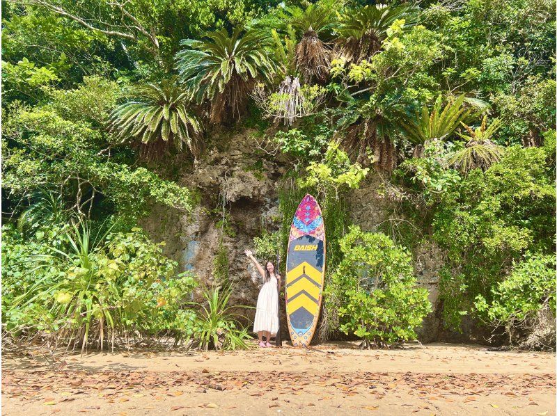 [Ishigaki/SUP] Movie-quality drone photography! ? Hidden beach or subtropical mangrove! Free pick-up and drop-off! "Guided by a photographer with 7 years of experience on the island" ★Cheapest in the industry★の紹介画像