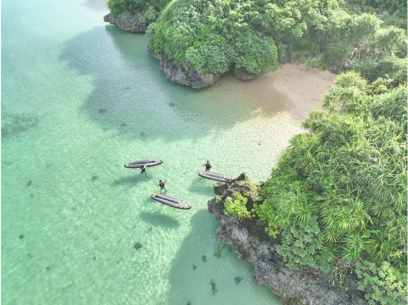 【石垣島/貸切SUP】秘境ビーチ＆ジャングル探検！ドローン撮影付き・当日予約OK！家族に人気！の紹介画像
