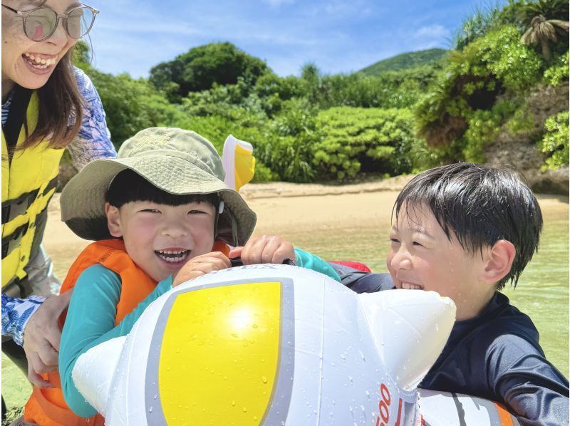 [Ishigaki Island / Private SUP Rental] Drone photography on a remote beach! Ages 3 and up welcome! Transportation available / Popular with families!の紹介画像