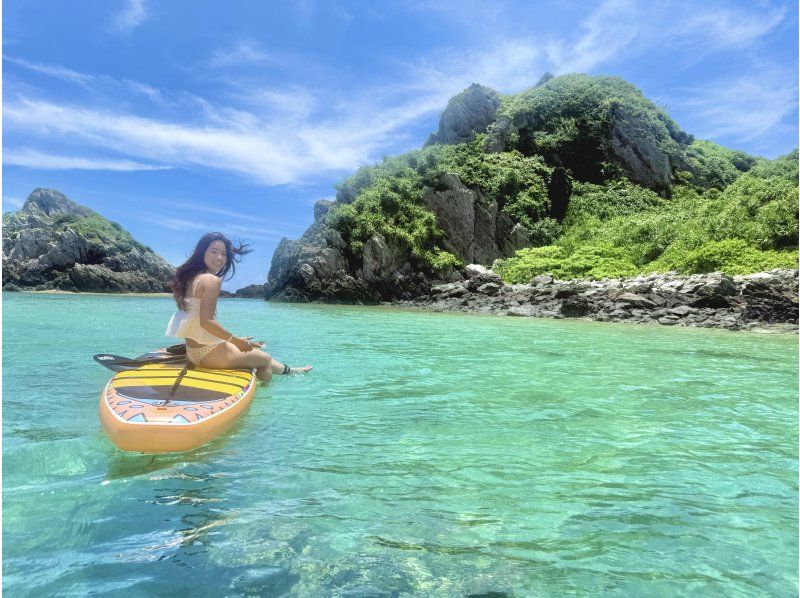 [เช่า SUP ส่วนตัวบนเกาะอิชิงากิ] สำรวจชายหาดและป่าอันลึกลับ! รวมบริการถ่ายภาพด้วยโดรน รับจองแบบวันเดียว! เป็นที่นิยมสำหรับครอบครัว!の紹介画像