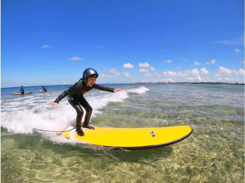 【沖縄/北谷】5歳からOK！親子サーフィン教室！世界サーフィン連盟インストラクター主催！無料写真・送迎サービスありの紹介画像
