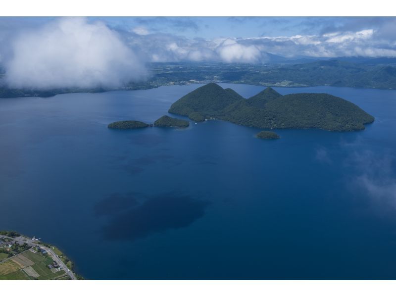【北海道・洞爺湖】雄大な洞爺湖の自然を空からまるごと堪能しよう！絶景満喫コース(12分)の紹介画像