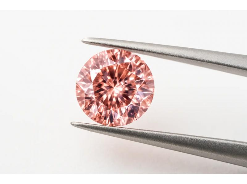 Layer the story of spring on your fingertips. Sakura Pink -Plan C- | A special moment woven with pink diamonds and pinky ringsの紹介画像