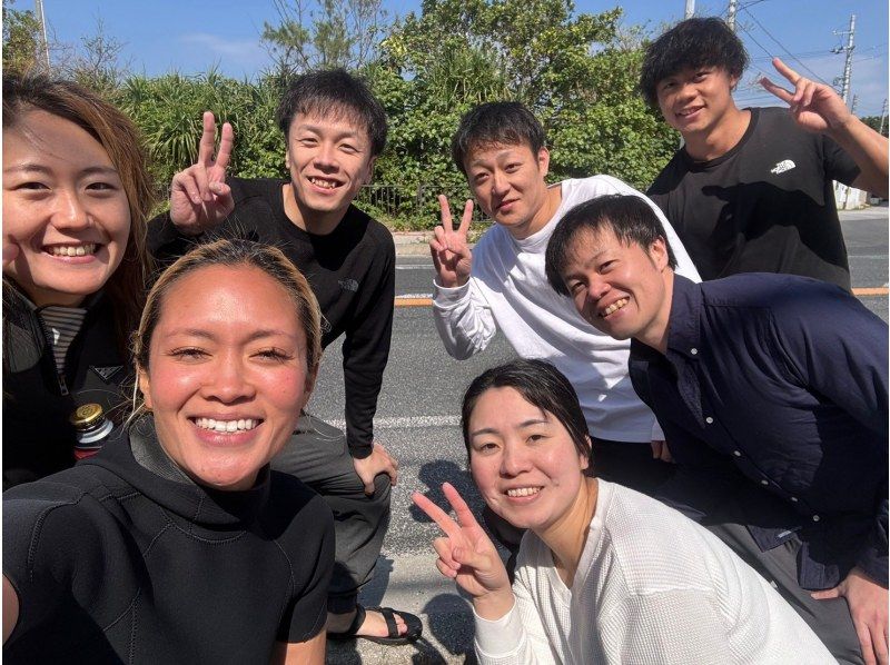 【沖縄中部・北谷町】ビーチシュノーケリング！珊瑚に魚・動画写真プレゼント！カップル・女性グループ・家族の紹介画像
