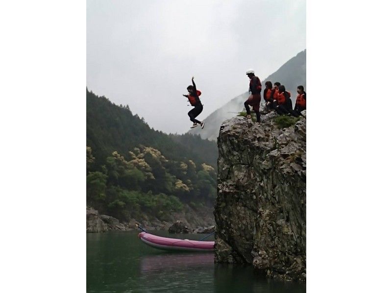 【和歌山・北山川】未経験者歓迎♪ドキドキワクワク！ラフティングツアー！の紹介画像