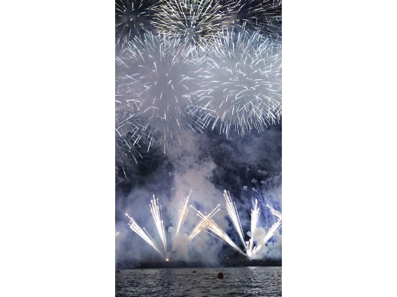 【静岡・熱海】船上花火鑑賞　迫力満点の熱海の花火大会を船の上から見学するコースです！の紹介画像