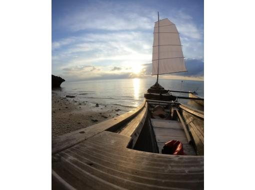 【石垣島・平久保半島】サンセットクルーズ体験|沖縄伝統船で巡る夕日の海 【石垣島・平久保半島】サンセットクルーズ体験|沖縄伝統船で巡る夕日の海